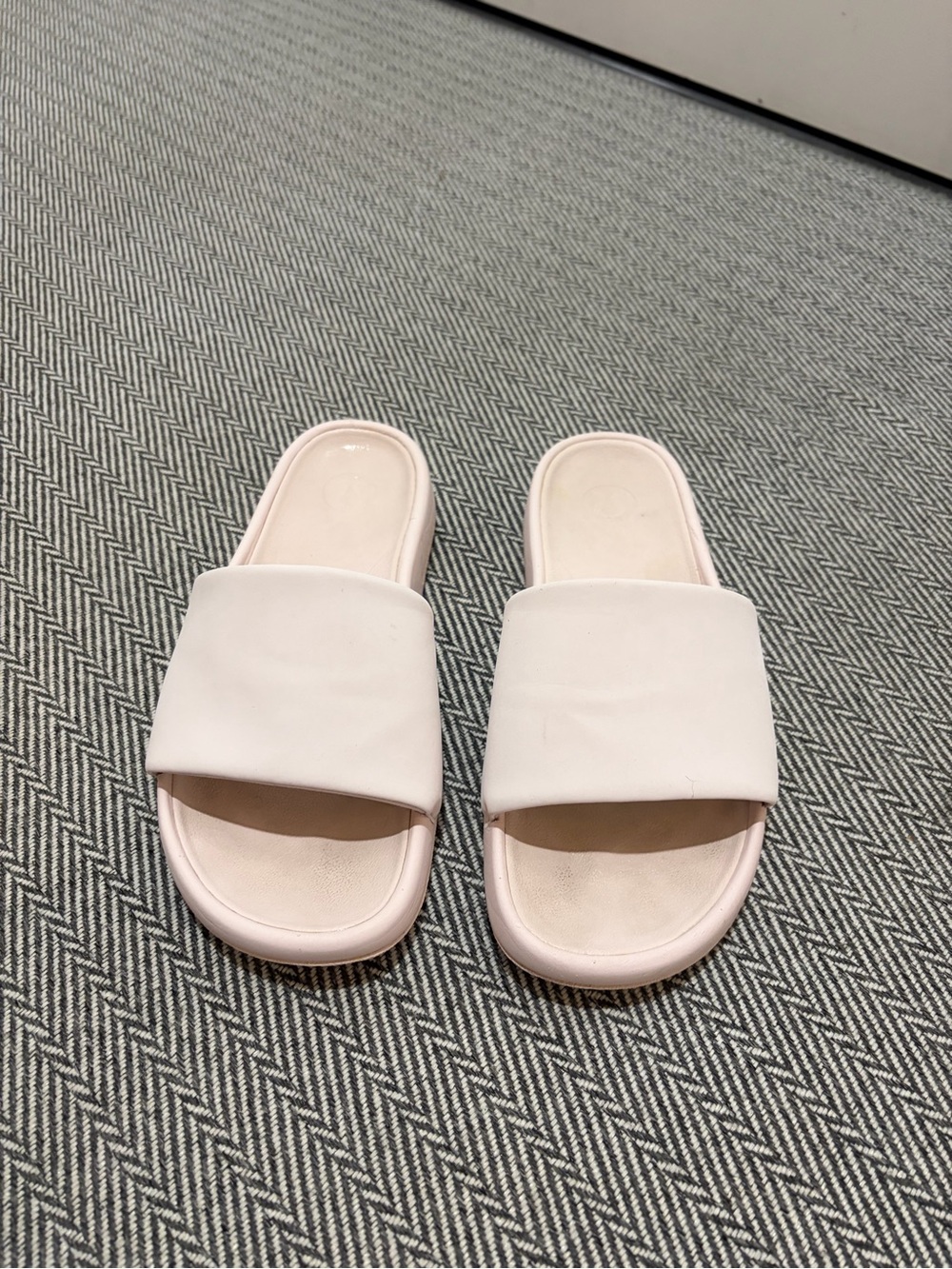 Lululemon Women's Restfeel Slide sandals in Strawberry Milkshake Pink
